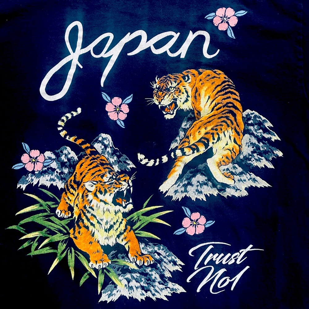 Medium Black Popular Poison Japan Trust Not Tigers T-shirt